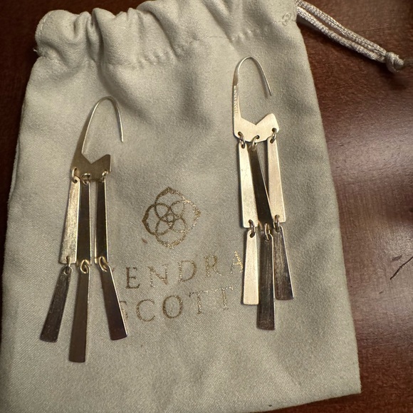 Kendra Scott Gold Linear Earrings - Picture 1 of 2